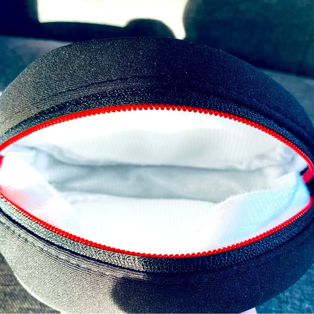 Blue Beats by Dre Solo2 Wireless headphones - Picture 9 of 10